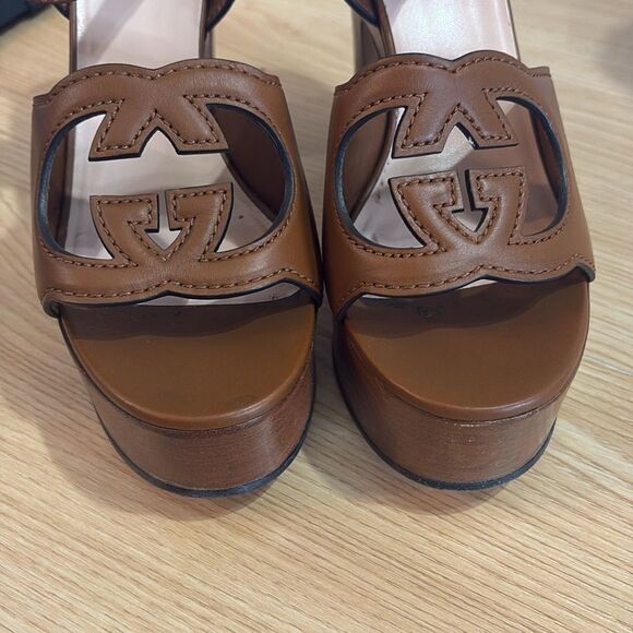 Gucci Interlocking G Cutout Platform Sandal 38.5/8 - Picture 13 of 16